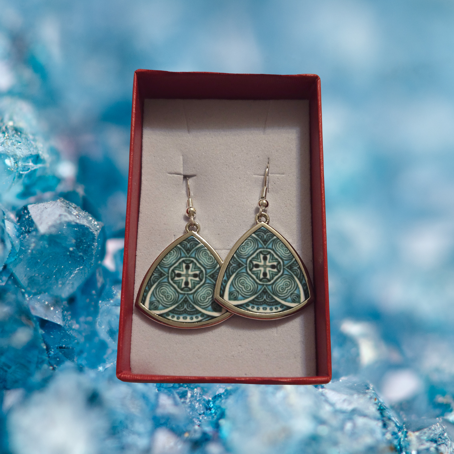 Hanging Earrings - Triangle
